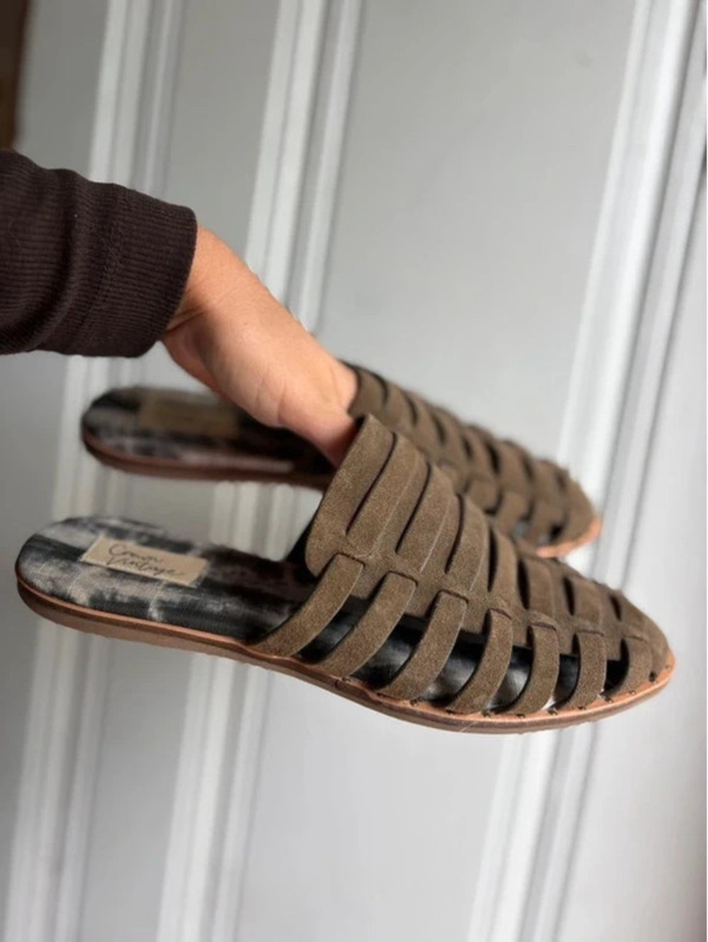 Womens Crown Vintage Suede Mule Sandal Size 7.5